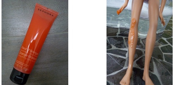 Barbie testant le gommage à la fleur d'oranger de Sephora