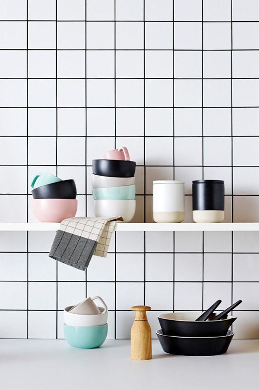 Black-White-Grid-White-Kitchen-Tiles-Interior-Design sélection déco quadrillage